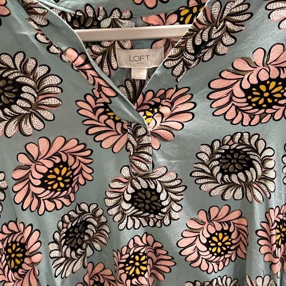 Loft 3/4 Sleeve V-neck, High/Low, Floral Print Women's Top Size Small #321 - Picture 2 of 6